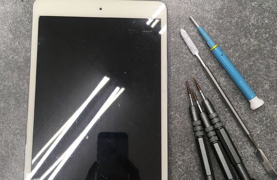 豊田市でiPadのガラス画面割れや液晶破損修理はアットフォン豊田店へお越しください。