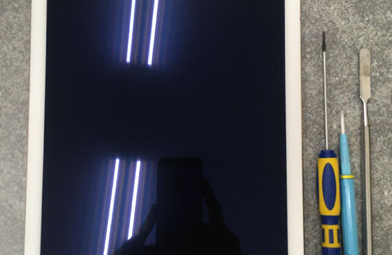 豊田市でiPad 5のガラス画面割れや液晶破損の修理はアットフォン豊田店へお越しください。