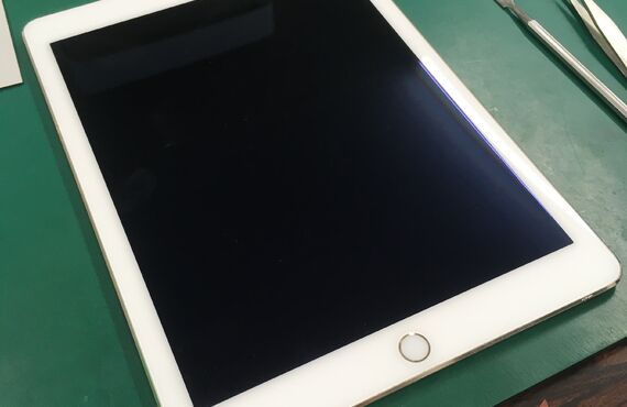 安城市でiPad 6のガラス画面割れや液晶破損の修理をお探しでしたらアットフォン安城店へお越しください。