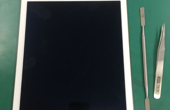 安城市でiPad mini 1のガラス画面割れや液晶破損の修理をお探しでしたらアットフォン安城店へお越しください。